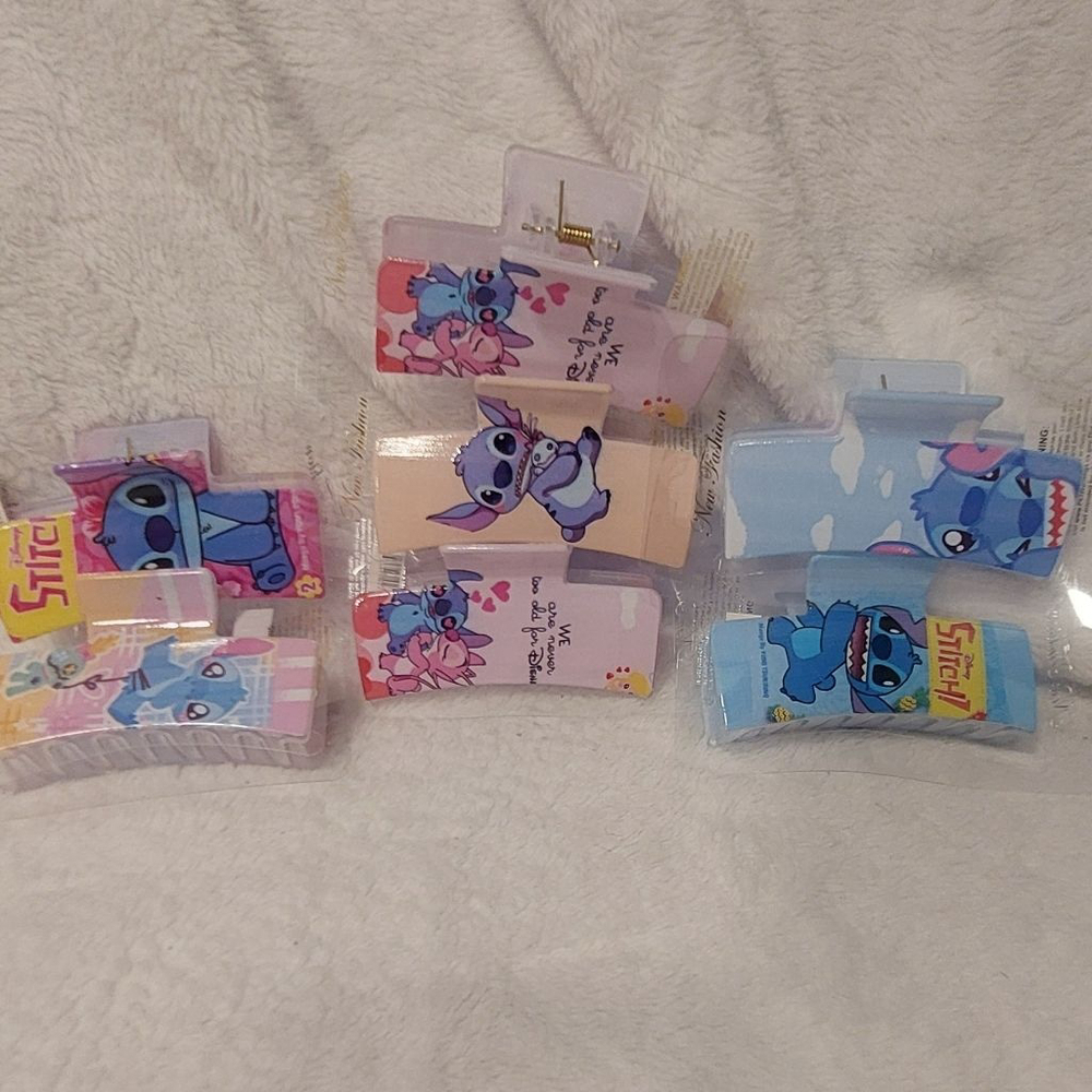 Disney Stitch Hair Claw Clips 7 pieces. Really cute for spring